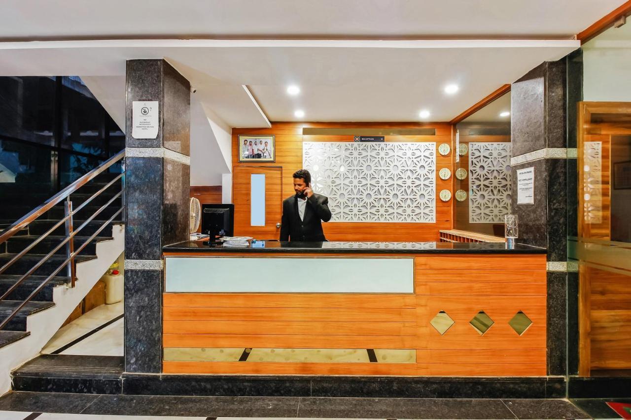Oyo 29131 Hotel Mn Grand เชมชาบัด ภายนอก รูปภาพ