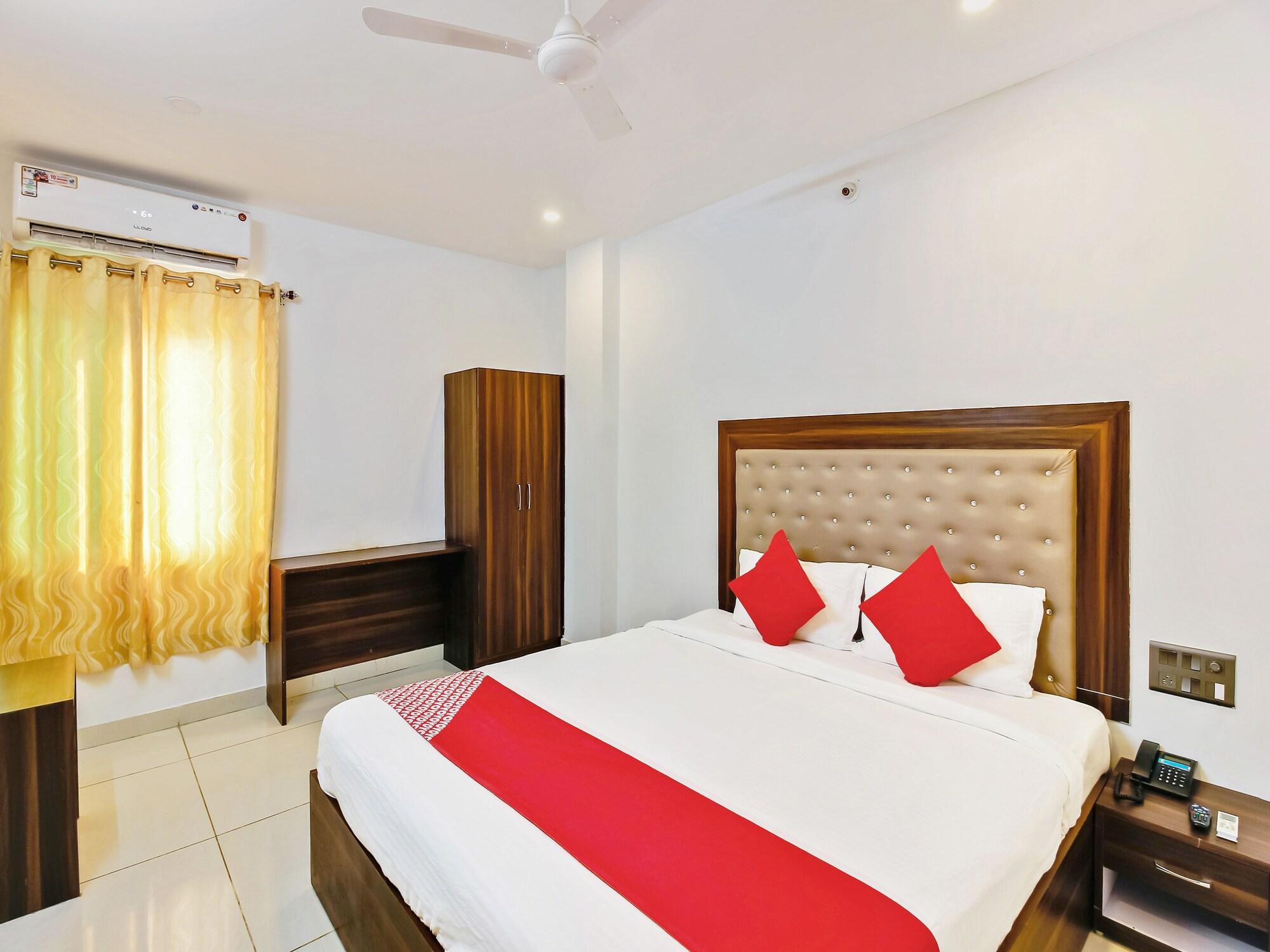 Oyo 29131 Hotel Mn Grand เชมชาบัด ภายนอก รูปภาพ